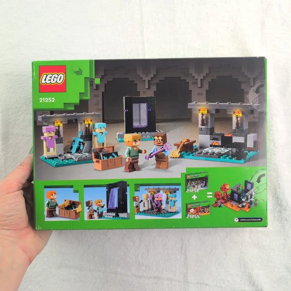 Lego Minecraft The Armory New & Sealed In Box 203 Pieces Age 7+ 21252